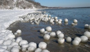 natural-snow-balls