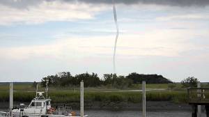 ultrathin waterspout