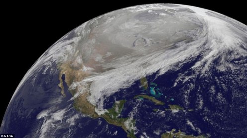 article-2548535-1B12748700000578-235_964x541